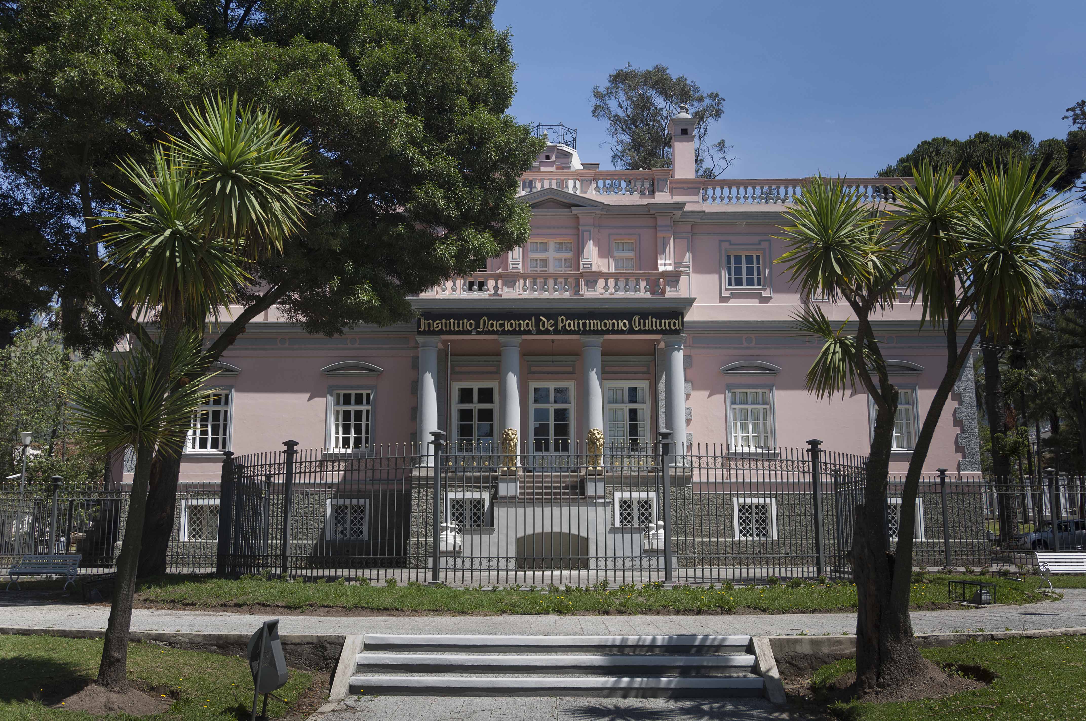 ENTRADA DE LOS LEONES – Instituto Nacional de Patrimonio Cultural